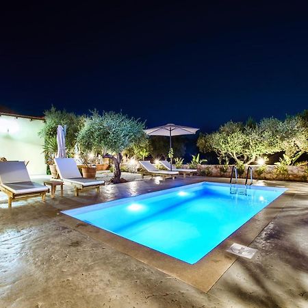 Villa Elaionas Sternai Exterior photo